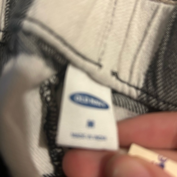 Old navy comfy shorts - Picture 2 of 2